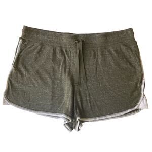 Athletic Works Women’s Casual Shorts size 2XL (20), Olive Green